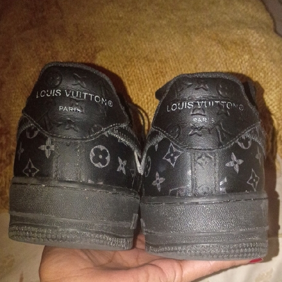 Louis Vuitton Black Kids Sneakers - Picture 2 of 6
